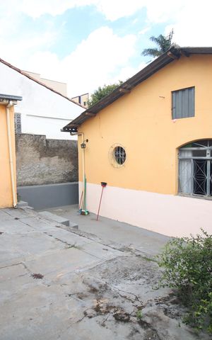 Casa à venda com 360m², 3 quartos e 2 vagasQuintal