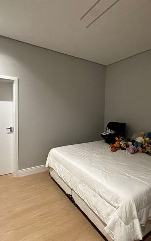 Casa de condomínio para alugar com 420m², 3 quartos e 4 vagasQuarto