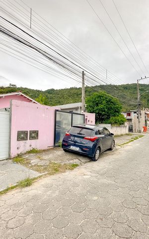 Casa para alugar com 150m², 2 quartos e 1 vagaFachada