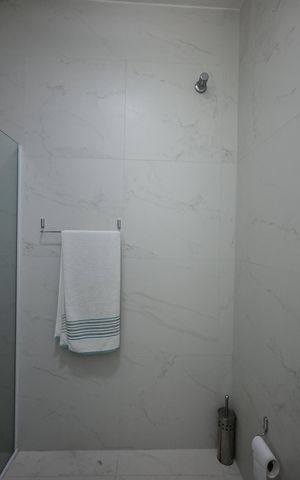 Casa à venda com 181m², 2 quartos e 2 vagasBanheiro