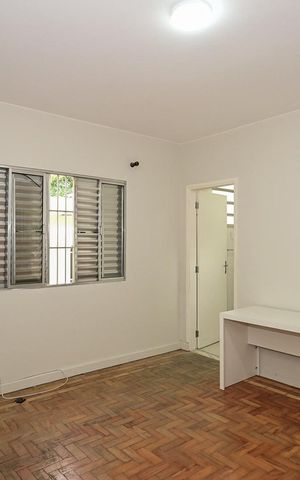 Casa à venda com 181m², 2 quartos e 2 vagasSuíte