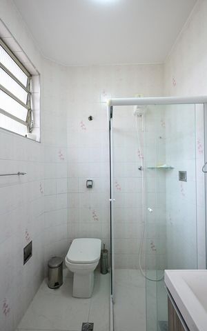 Casa à venda com 181m², 2 quartos e 2 vagasBanheiro Suíte 