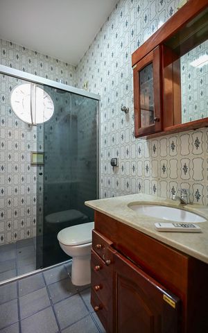Casa à venda com 181m², 2 quartos e 2 vagasBanheiro da Edícula 