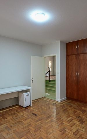 Casa à venda com 181m², 2 quartos e 2 vagasSuíte