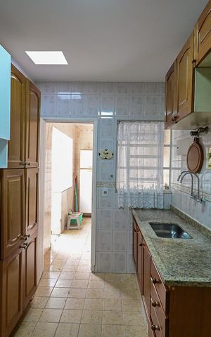 Casa à venda com 181m², 2 quartos e 2 vagasCozinha da Edícula 
