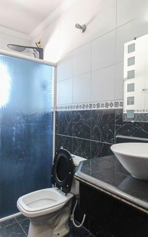 Casa à venda com 180m², 4 quartos e 2 vagas Casa à venda com 180m², 4 quartos e 2 vagasBanheiro 2