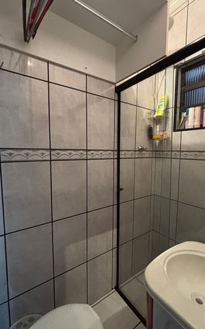 Casa à venda com 106m², 3 quartos e 1 vaga Casa à venda com 106m², 3 quartos e 1 vagaBanheiro da Suíte