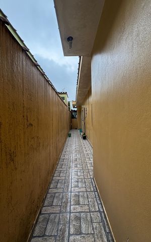 Casa à venda com 106m², 3 quartos e 1 vaga Casa à venda com 106m², 3 quartos e 1 vagaCorredor - Quintal