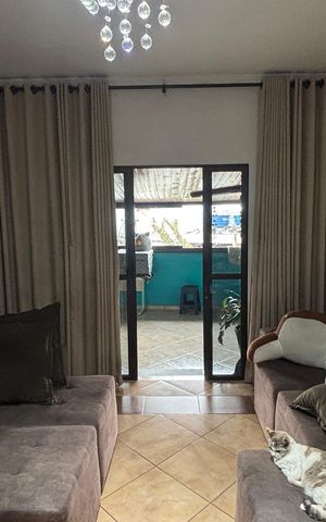 Casa à venda com 106m², 3 quartos e 1 vaga Casa à venda com 106m², 3 quartos e 1 vagaSala