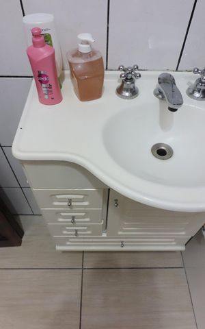 Casa à venda com 160m², 3 quartos e 2 vagasBanheiro Social