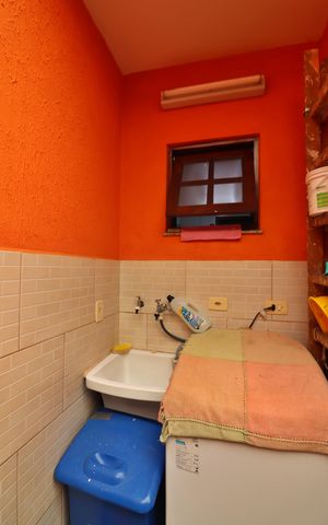 Casa à venda com 160m², 3 quartos e 2 vagasÁrea de Serviço