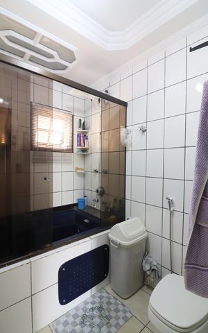Casa à venda com 160m², 3 quartos e 2 vagasBanheiro Social