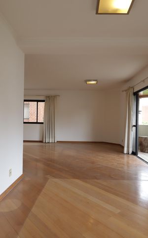 Apartamento à venda com 212m², 4 quartos e 3 vagasSala