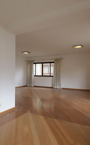 Apartamento à venda com 212m², 4 quartos e 3 vagasSala