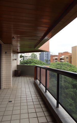 Apartamento à venda com 212m², 4 quartos e 3 vagasVaranda da Sala