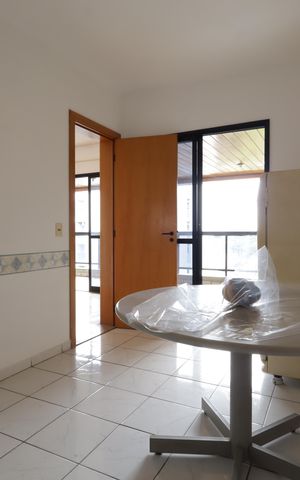 Apartamento à venda com 212m², 4 quartos e 3 vagasCopa