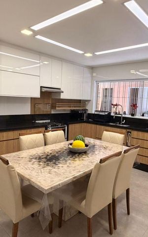 Casa à venda com 153m², 3 quartos e 2 vagas