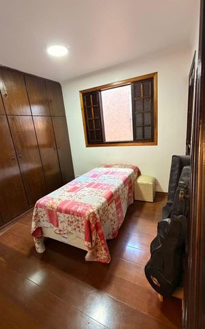 Casa à venda com 153m², 3 quartos e 2 vagas