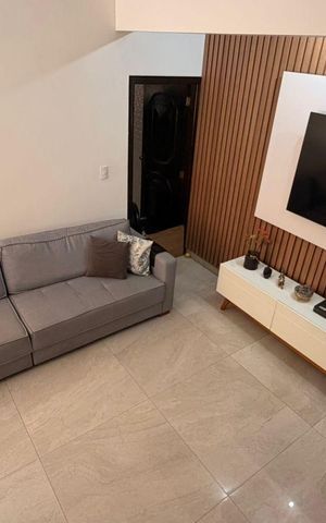 Casa à venda com 153m², 3 quartos e 2 vagas