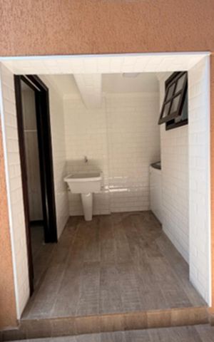 Casa à venda com 153m², 3 quartos e 2 vagas