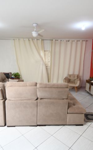 Casa à venda com 110m², 2 quartos e 6 vagasSala