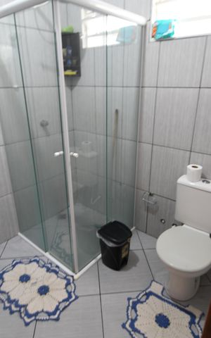 Casa à venda com 110m², 2 quartos e 6 vagasBanheiro Social