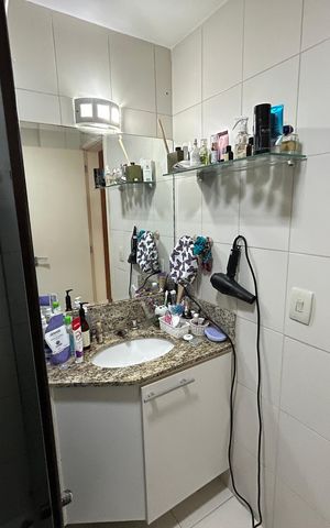 Apartamento à venda com 98m², 4 quartos e 2 vagasBanheiro da Suíte
