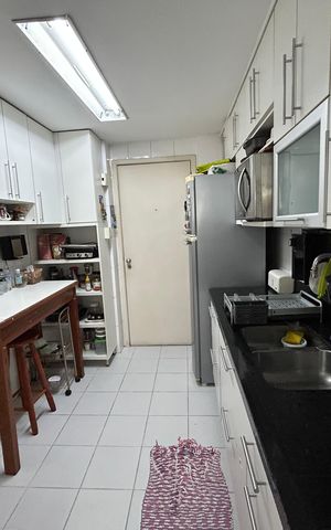 Apartamento à venda com 98m², 4 quartos e 2 vagasCozinha