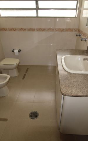 Casa para alugar com 360m², 3 quartos e 4 vagasBanheiro 2