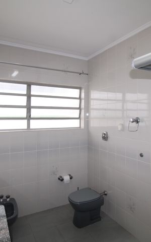 Casa para alugar com 360m², 3 quartos e 4 vagasBanheiro 3