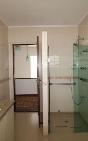 Casa para alugar com 360m², 3 quartos e 4 vagasBanheiro 2