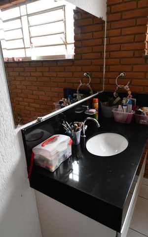 Casa à venda com 250m², 4 quartos e 4 vagasBanheiro Suíte