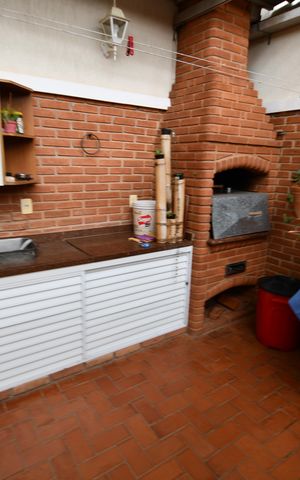 Casa à venda com 250m², 4 quartos e 4 vagasVaranda gourmet