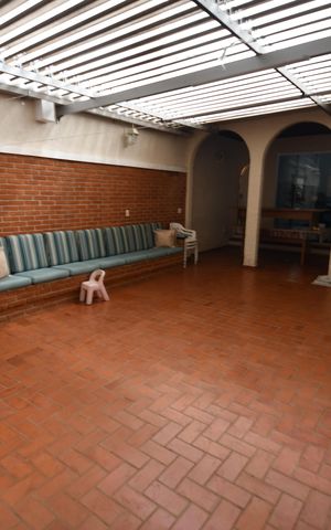 Casa à venda com 250m², 4 quartos e 4 vagasVaranda gourmet