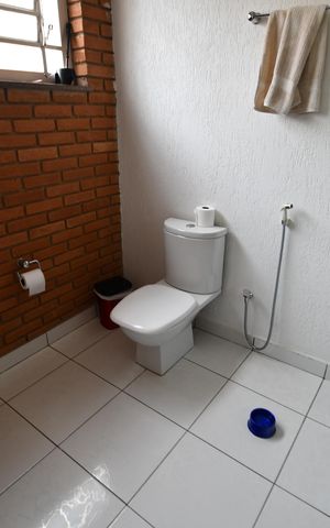 Casa à venda com 250m², 4 quartos e 4 vagasBanheiro Suíte