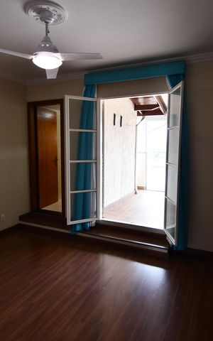 Casa à venda com 250m², 4 quartos e 4 vagasQuarto 2 - Suíte