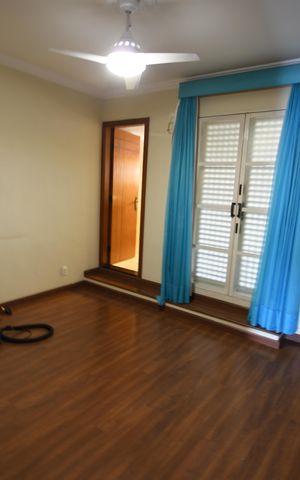 Casa à venda com 250m², 4 quartos e 4 vagasQuarto 2 - Suíte