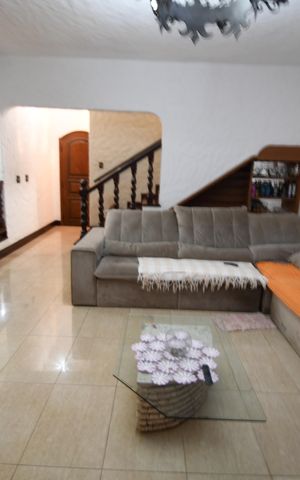 Casa à venda com 250m², 4 quartos e 4 vagasSala
