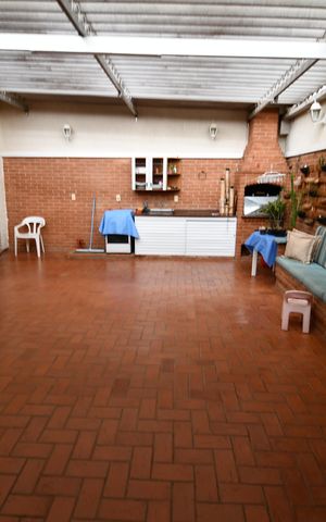 Casa à venda com 250m², 4 quartos e 4 vagasVaranda gourmet