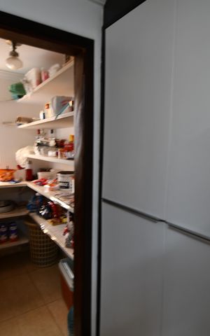Casa à venda com 250m², 4 quartos e 4 vagasCozinha - Despensa