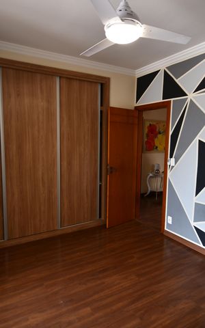 Casa à venda com 250m², 4 quartos e 4 vagasQuarto 2 - Suíte
