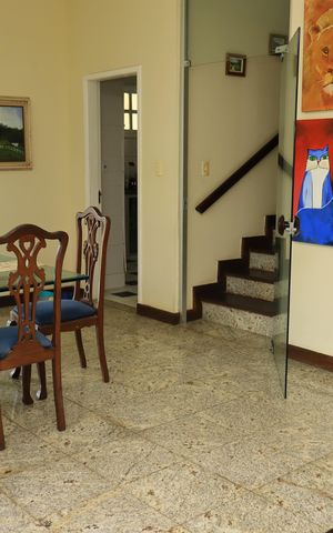 Casa de condomínio para alugar com 600m², 5 quartos e 2 vagasSala