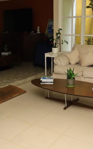 Casa de condomínio para alugar com 600m², 5 quartos e 2 vagasSala