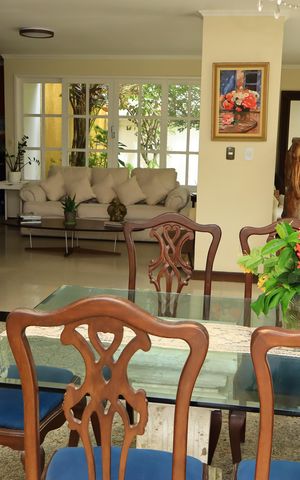Casa de condomínio para alugar com 600m², 5 quartos e 2 vagasSala