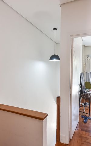 Casa à venda com 200m², 3 quartos e 2 vagas Casa à venda com 200m², 3 quartos e 2 vagasCorredor