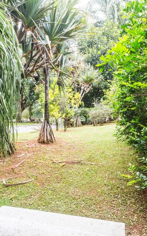 Casa à venda com 560m², 4 quartos e 4 vagas Casa à venda com 560m², 4 quartos e 4 vagasQuintal
