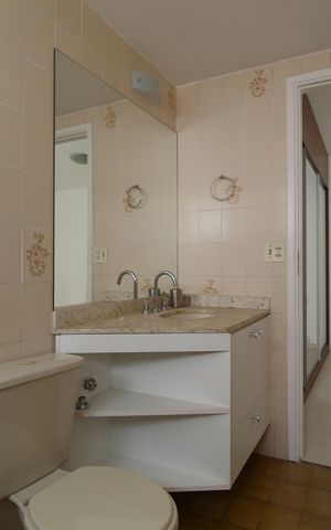 Apartamento à venda com 57m², 1 quarto e sem vagaBanheiro da Suíte