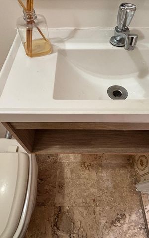 Apartamento à venda com 85m², 3 quartos e 1 vaga Apartamento à venda com 85m², 3 quartos e 1 vagaBanheiro