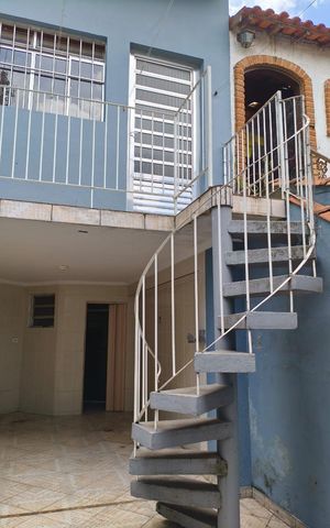 Casa à venda com 103m², 2 quartos e 1 vaga Casa à venda com 103m², 2 quartos e 1 vagaÁrea externa