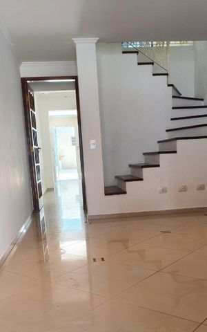 Casa à venda com 103m², 2 quartos e 1 vaga Casa à venda com 103m², 2 quartos e 1 vagaSala